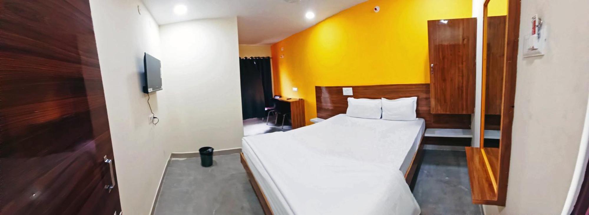 Udupi Deluxe Lodge Gulbarga جولبارجا المظهر الخارجي الصورة