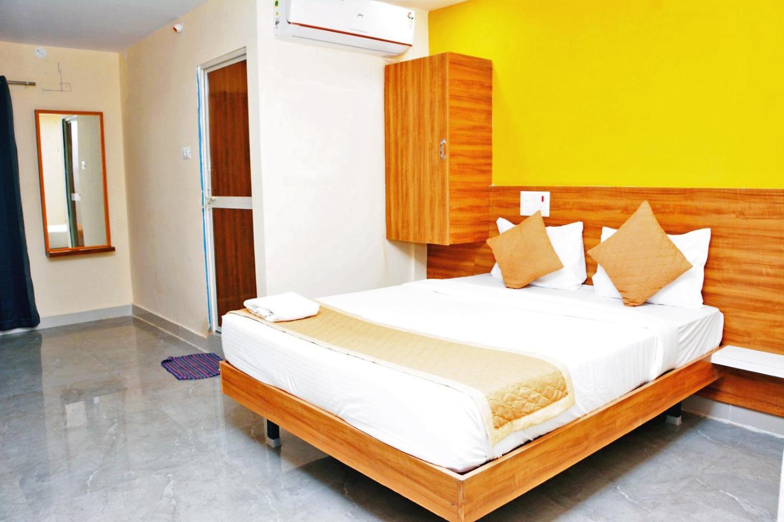 Udupi Deluxe Lodge Gulbarga جولبارجا المظهر الخارجي الصورة