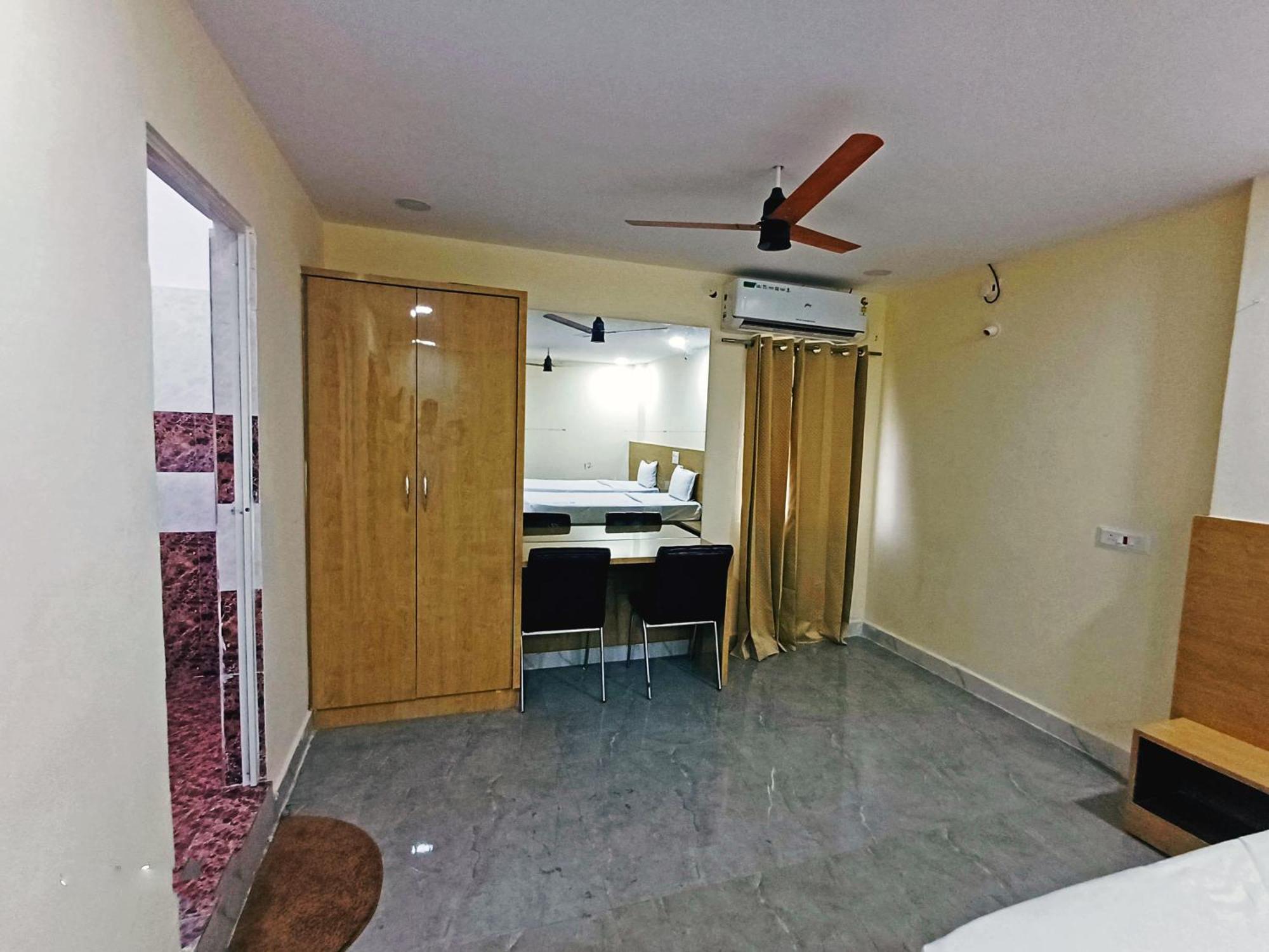 Udupi Deluxe Lodge Gulbarga جولبارجا المظهر الخارجي الصورة
